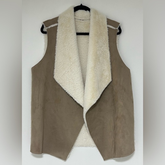 Faux Suede Shearling Lined Tan Open Front Vest Size M/L - Picture 1 of 6